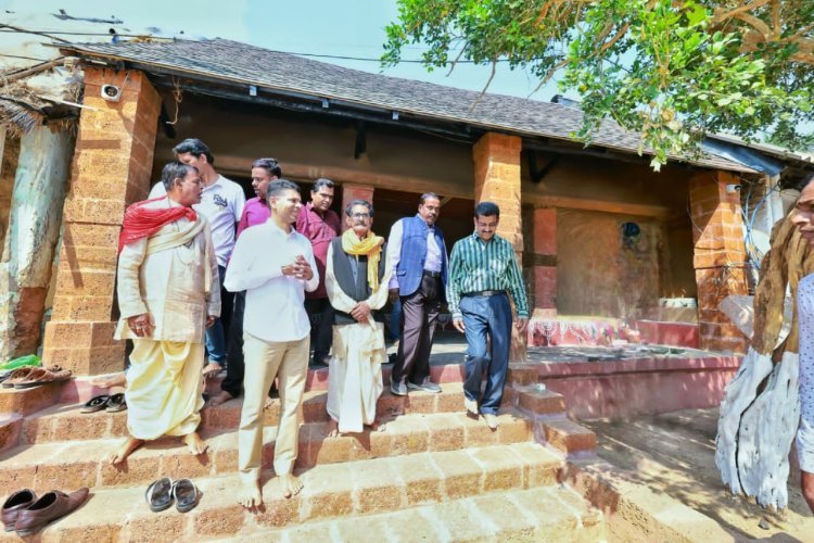 5T ସଚିବଙ୍କ  ସୁଆଣ୍ଡୋ  ପରିଦର୍ଶନ , ଉତ୍କଳମଣି ପଣ୍ଡିତ ଗୋପବନ୍ଧୁ ଦାସଙ୍କ  ଗାଁ ଶିବ  ମନ୍ଦିର ର ପୁନରୁଦ୍ଧାର  ଓ  ପ୍ରତିଷ୍ଠା ନେଇ ସମୀକ୍ଷା