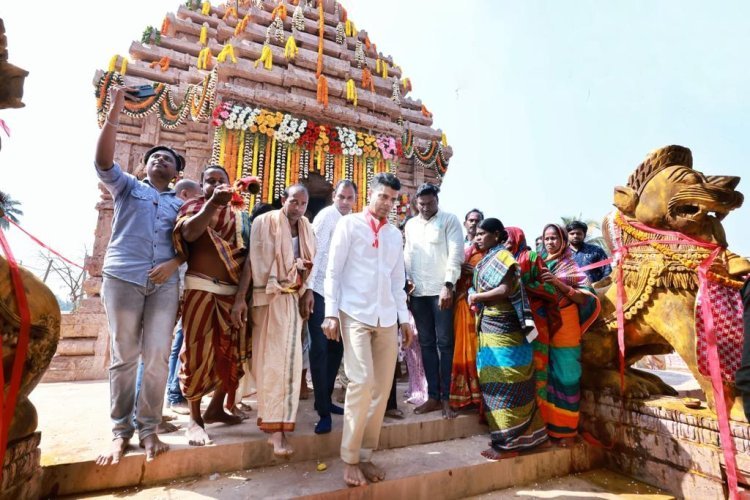 5T ସଚିବଙ୍କ  ସୁଆଣ୍ଡୋ  ପରିଦର୍ଶନ , ଉତ୍କଳମଣି ପଣ୍ଡିତ ଗୋପବନ୍ଧୁ ଦାସଙ୍କ  ଗାଁ ଶିବ  ମନ୍ଦିର ର ପୁନରୁଦ୍ଧାର  ଓ  ପ୍ରତିଷ୍ଠା ନେଇ ସମୀକ୍ଷା