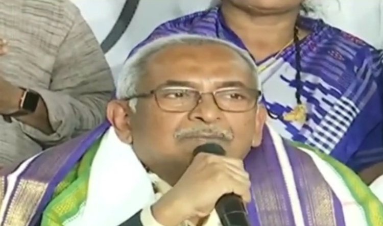 ତୃତୀୟ ମହଲାରୁ ନିୟନ୍ତ୍ରଣ ହେଉଛି ରାଜ୍ୟ ଶାସନ। ସବୁ ବିଭାଗରେ ସଚିବ ଅଛନ୍ତି, କାହିଁକି ଲୋଡ଼ା ପଡ଼ିଲା ୫ଟି?: ବିଜୟ ପଟ୍ଟନାୟକ