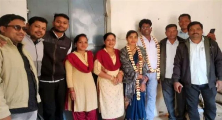ବଢ଼ିଲା କନିଷ୍ଠ ଶିକ୍ଷକଙ୍କ ଦରମା