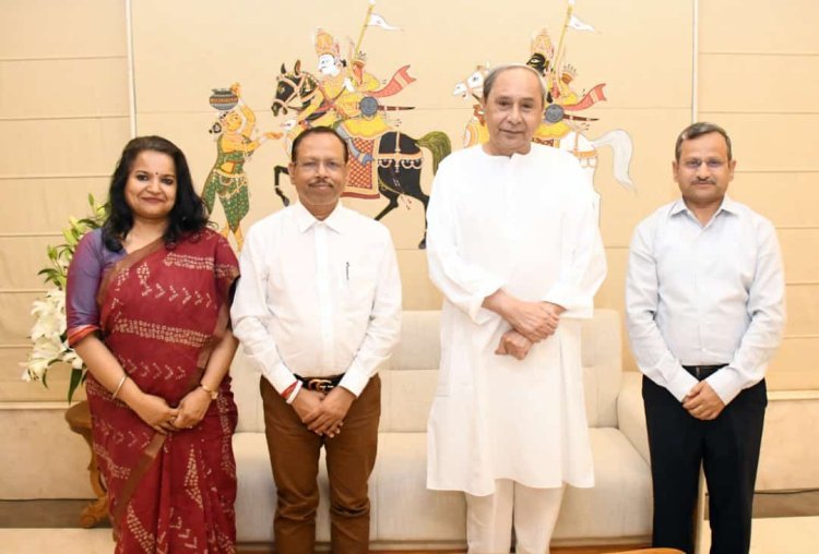 CM Welcomes New CS & DC As He Bids Farewell To Outgoing CS