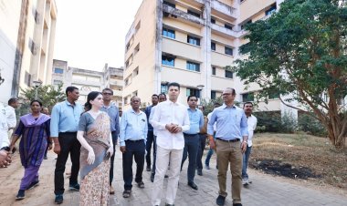 5T Secretary Shri VK Pandian visited different facilities of PRM Medical College and Hospital at Baripada and DHH Baripada.