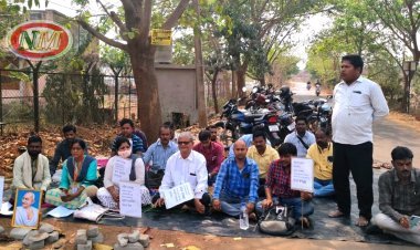 ସାମ୍ବଦିକ ଙ୍କ ଗିରଫ କରି ରାସ୍ତାରେ ଚଲାଇ ନେବା ଘଟଣା କୁ କ୍ରାଇମବ୍ରାଞ୍ଚ ତଦନ୍ତ ଦାବି, ଏସଡିପିଓ ଙ୍କ ପ୍ରତିଶୃତି ପରେ ଗଣଧାରଣା ପ୍ରତ୍ୟାହୃତ 