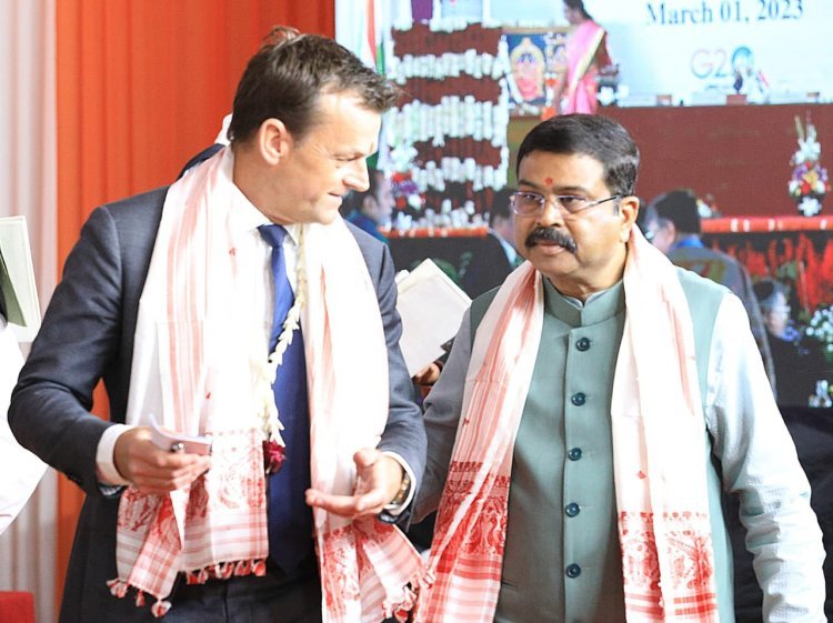 ଅଷ୍ଟ୍ରେଲିଆର ଶିକ୍ଷା ମନ୍ତ୍ରୀ ଏବଂ କ୍ରିକେଟ୍ ତାରକା ଗିଲଖ୍ରୀଷ୍ଚଙ୍କୁ ସ୍ୱାଗତ କଲେ କେନ୍ଦ୍ରମନ୍ତ୍ରୀ ଧର୍ମେନ୍ଦ୍ର ପ୍ରଧାନ