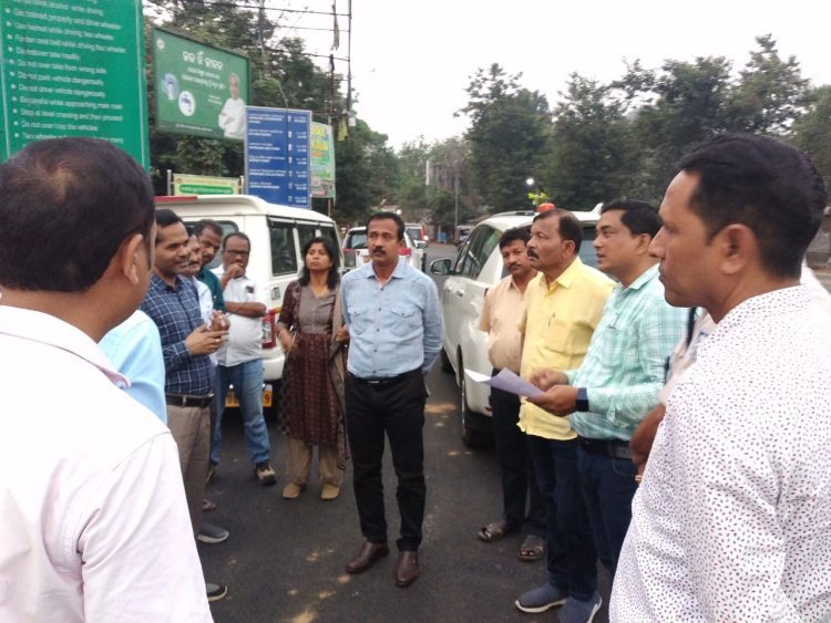 ରାସ୍ତା ନିର୍ମାଣ କାର୍ଯ୍ୟ ସମୀକ୍ଷା