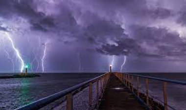 ଘରେ ବସିଥିଲେ ବଜ୍ରଘାତରେ ଯୁବତୀ ମୃତ