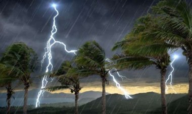 ତାଣ୍ଡବ ରଚିଲା କାଳବୈଶାଖୀ