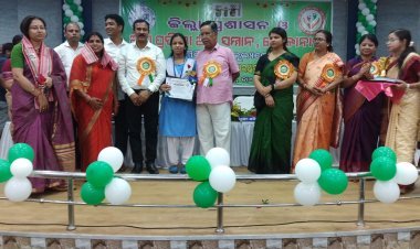 କୃତୀ ବିଦ୍ୟାର୍ଥୀଙ୍କୁ ସମ୍ବର୍ଦ୍ଧନା