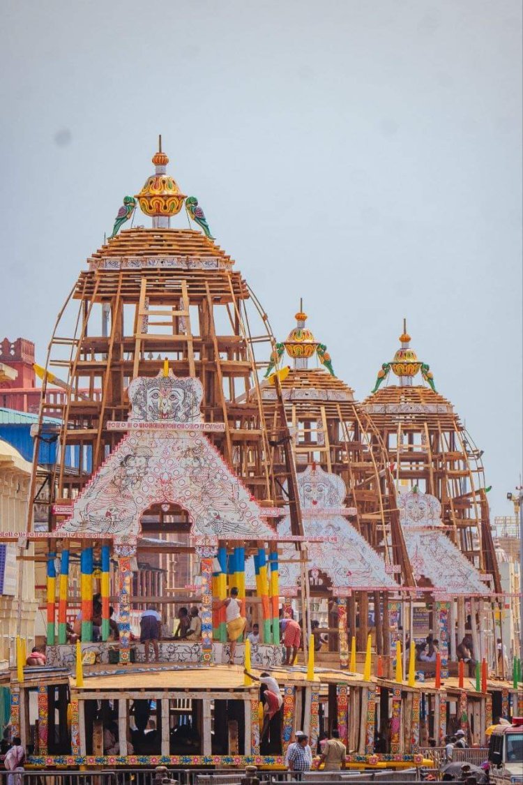 ଶେଷ ପର୍ଯାୟରେ ରଥ କାର୍ଯ୍ୟ, ତିନି ରଥରେ ପାର୍ଶ୍ୱ ଦେବାଦେବୀ ସଂଯୋଗ