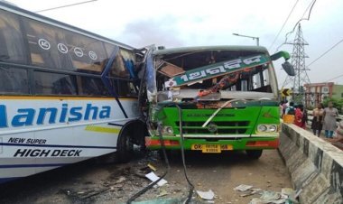 ମୁହାଁମୁହିଁ ପିଟିହେଲା ଦୁଇଟି ବସ୍‌:ଡ୍ରାଇଭର ସମେତ ୧୫ ଆହତ