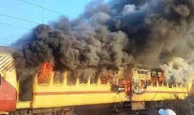 ହାୱଡ଼ା-ସିକନ୍ଦରାବାଦ ଫାଲକନୁମା ଏକ୍ସପ୍ରେସରେ ନିଆଁ