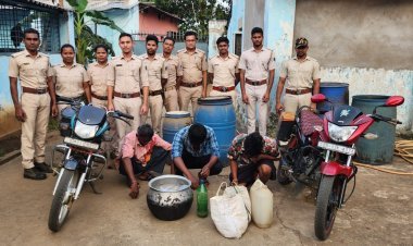 ରନ୍ଧା ମଦ ସହ ତିନି ଅଭିଯୁକ୍ତ ଗିରଫ