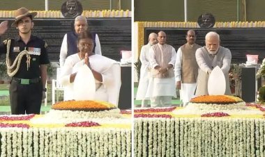 ପୂର୍ବତନ ପ୍ରଧାନମନ୍ତ୍ରୀ ବାଜପେୟୀଙ୍କୁ ରାଷ୍ଟ୍ରପତି ଦ୍ରୌପଦୀ ମୁର୍ମୁ ଓ ପ୍ରଧାନମନ୍ତ୍ରୀ ମୋଦୀଙ୍କ ଶ୍ରଦ୍ଧାଞ୍ଜଳି