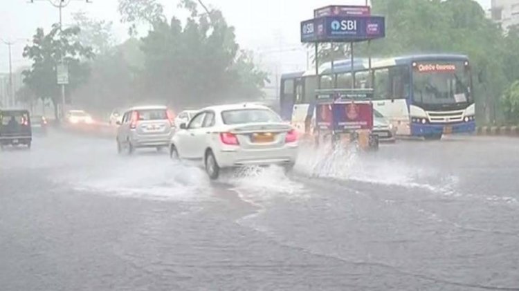 ବର୍ଷାରେ ଭିଜିବ ଗଣେଶ ପୂଜା