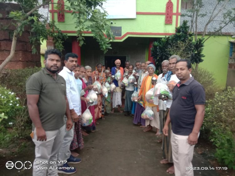 ବୃଦ୍ଧା ଆଶ୍ରମ ରେ ଖାଦ୍ୟ ବଣ୍ଟନ