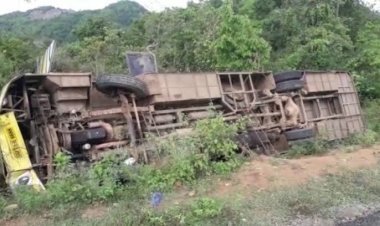 ଘାଟିରେ ଓଲଟିଲା ବସ୍; ୧୫ ଆହତ