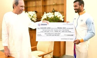 ଏସୀୟ କ୍ରୀଡ଼ା ରୌପ୍ୟ ପଦକ ବିଜେତା ଜାଭେଲିନ ତାରକା କିଶୋର ଜେନାଙ୍କୁ ସମ୍ବର୍ଦ୍ଧିତ କଲେ ମୁଖ୍ୟମନ୍ତ୍ରୀ