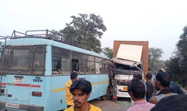 ବାଙ୍ଗିରିପୋଷି ଘାଟିରେ ପୁଲିସ ଗାଡି ସହ କଣ୍ଟେନର ମୁହାଁମୁହିଁ ଧକ୍କା:୨୦ ଜଣ ଆହତ