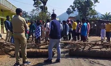 ଗ୍ରାମବାସୀ ଙ୍କ ରାସ୍ତା ରୋକ 