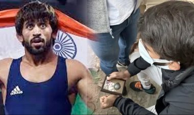 ଫୁଟ୍‌ପାଥରେ ପଦ୍ମଶ୍ରୀ