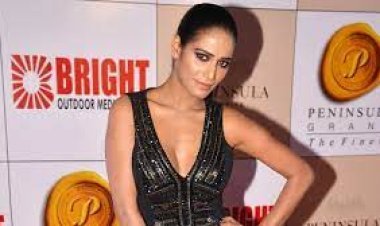 ପୁନମ ପାଣ୍ଡେ ଜୀବିତ