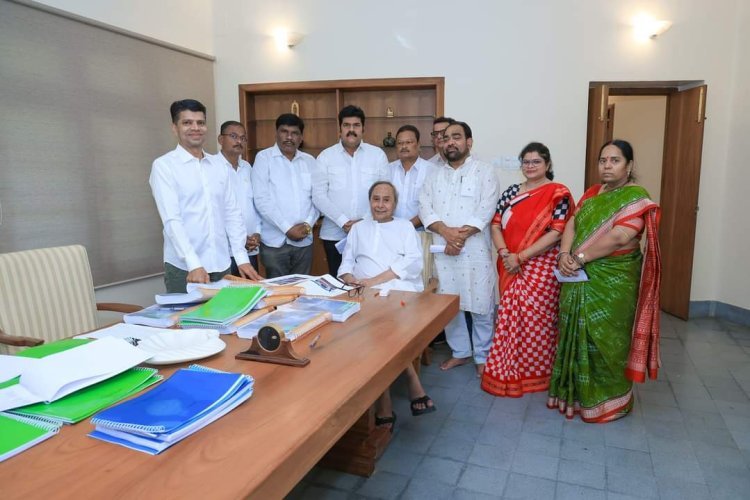ଟିକେଟ୍ ପାଇବା ପରେ ନବୀନ ନିବାସରେ ନେତାଙ୍କ ପ୍ରବଳ ଭିଡ଼