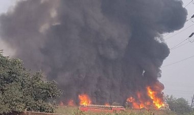 ଭୟାବହ ଅଗ୍ନିକାଣ୍ଡ; ଜଳିଗଲା ପ୍ଲାଷ୍ଟିକ୍‌ ସ୍କ୍ରାପ୍‌ ଗୋଦାମ